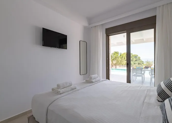Villa Iris In Pefkos, Pine Villas